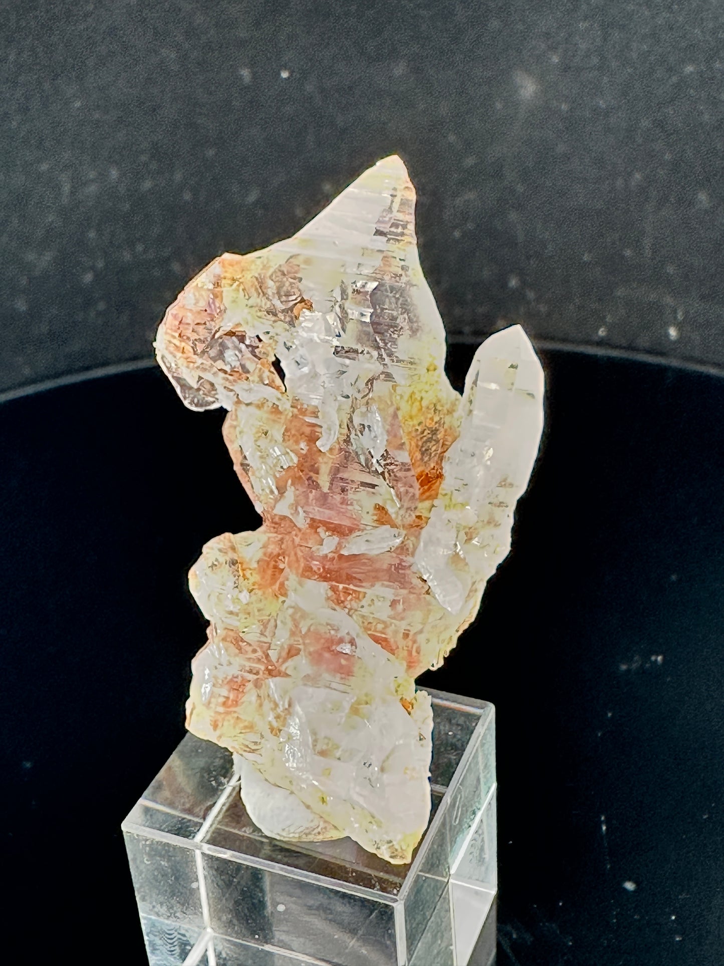 Quartz var: amethyst from Utah
