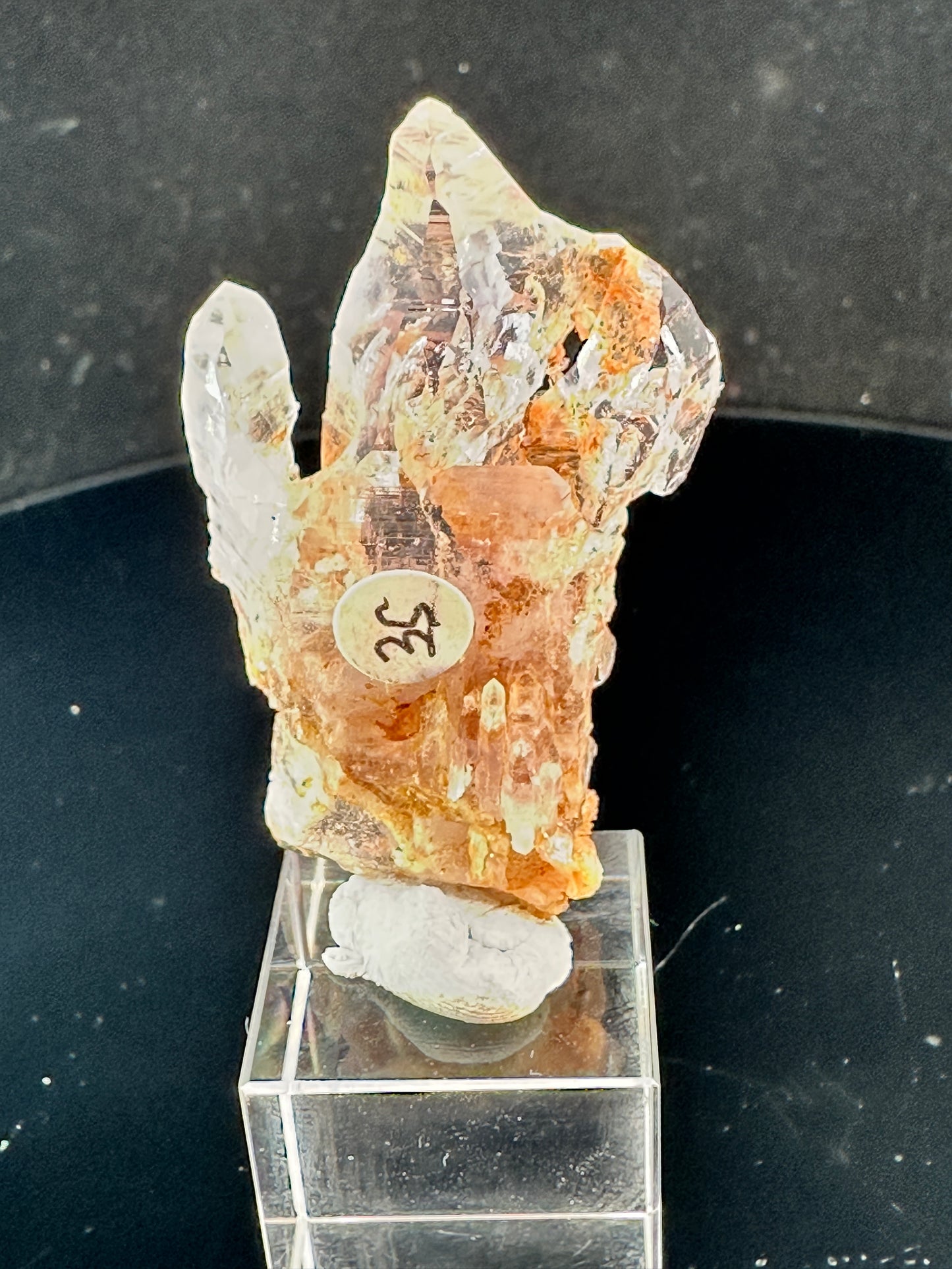 Quartz var: amethyst from Utah
