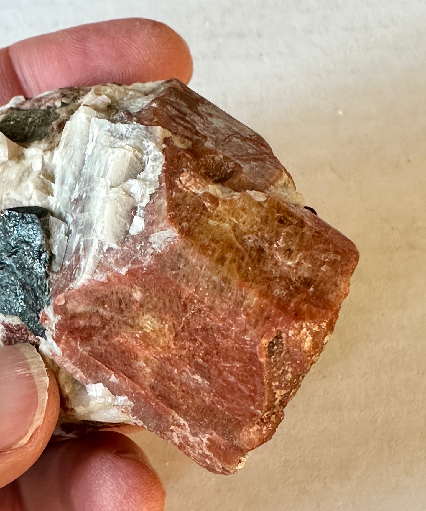 Troosite (Willemite) & Franklinite & Calcite (UV)