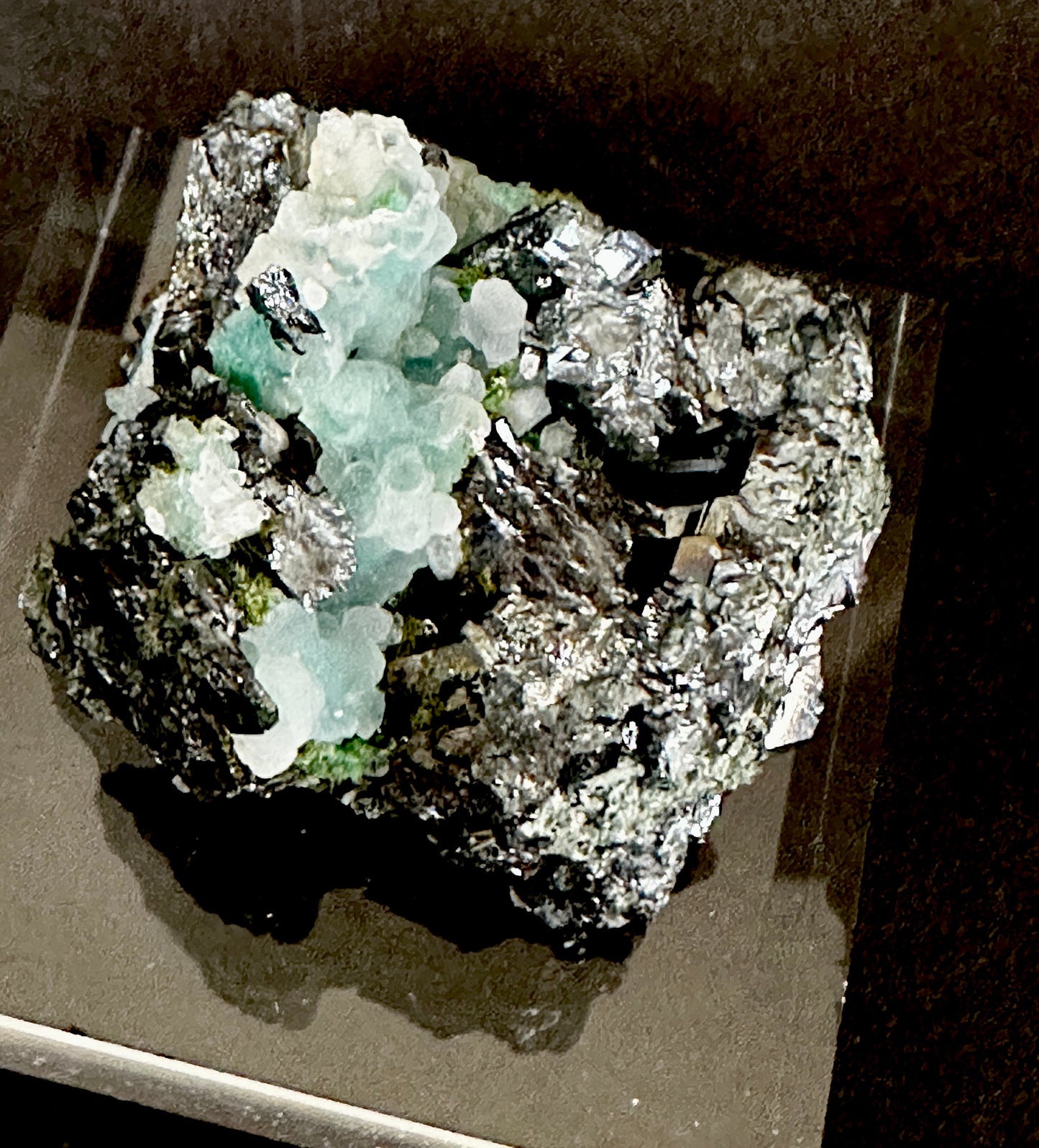 Chrysocolla on Hematite