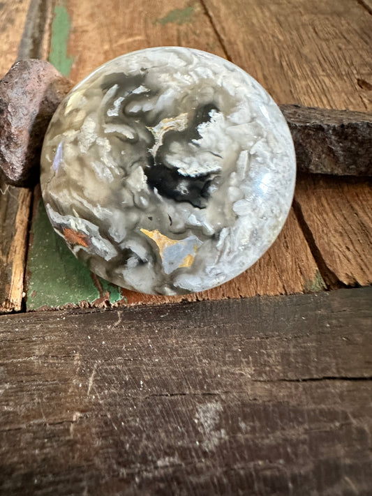 Cinnabar in Agate