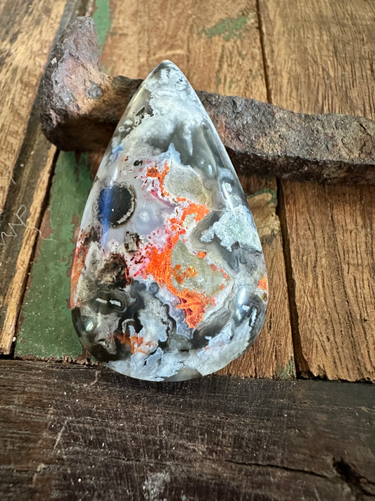 Cinnabar in Agate