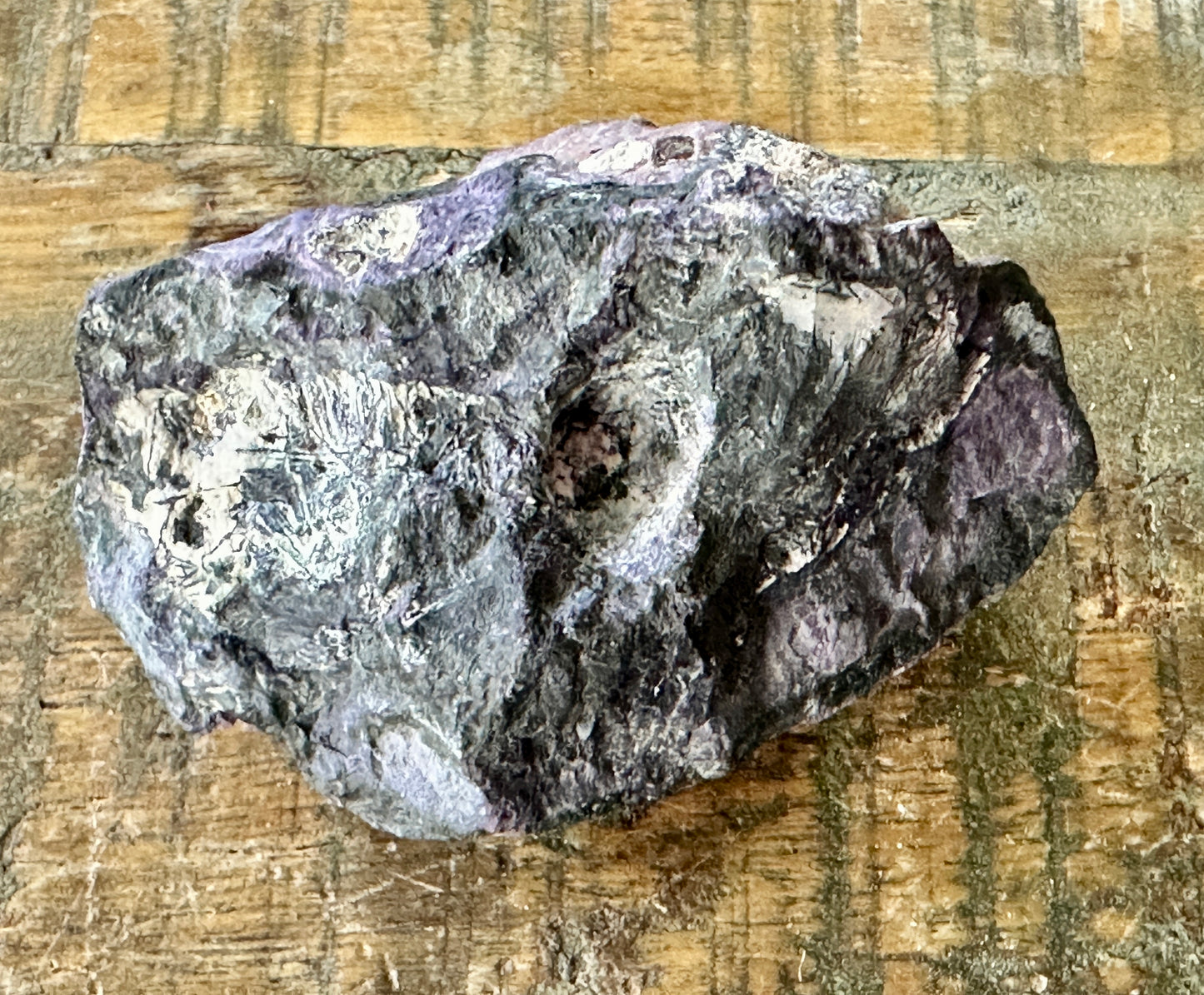Bertrandite Crystals in Nodule