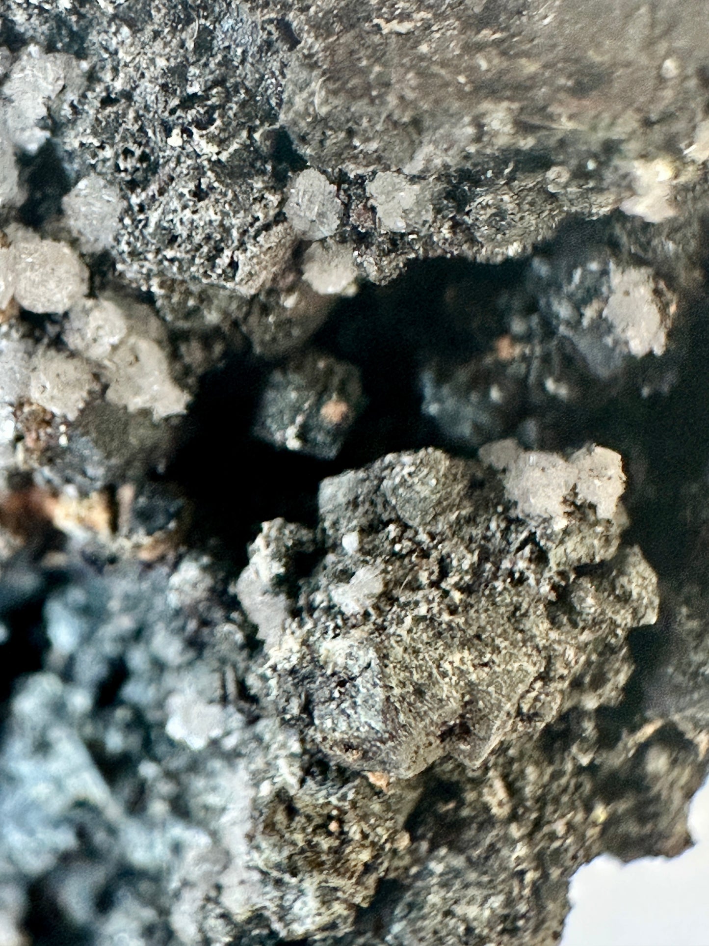 Magnetite after Garnet