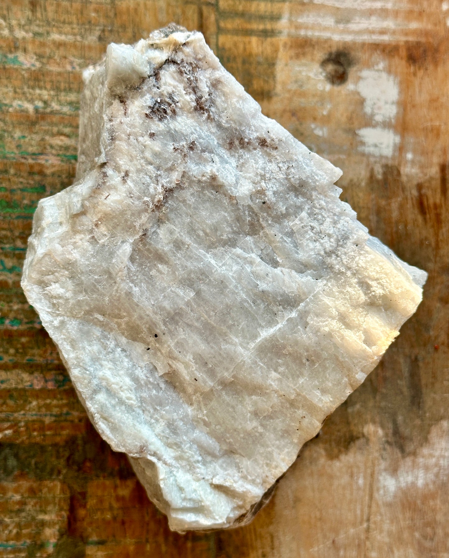 Sodalite var: Hackmanite