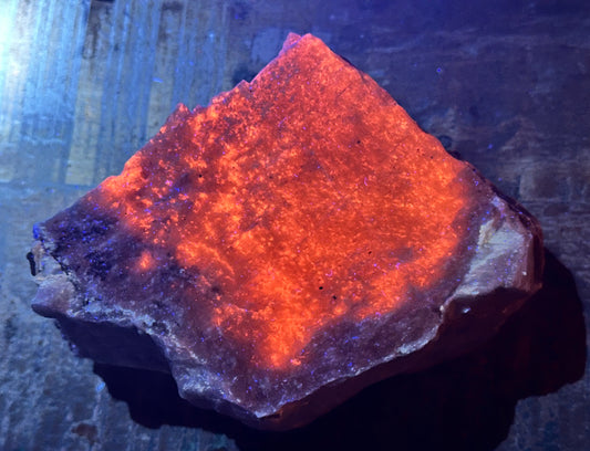 Sodalite var: Hackmanite