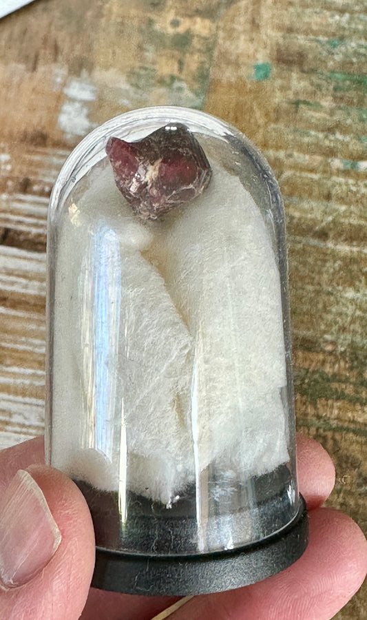 Manganotantaite crystal in dome