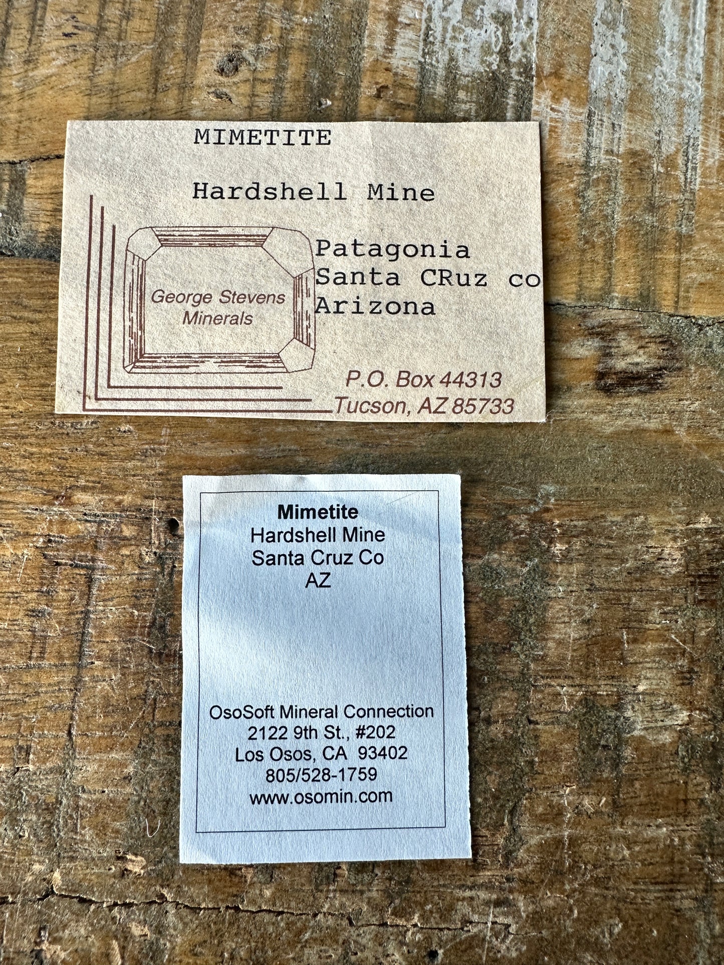 Mimetite on matrix