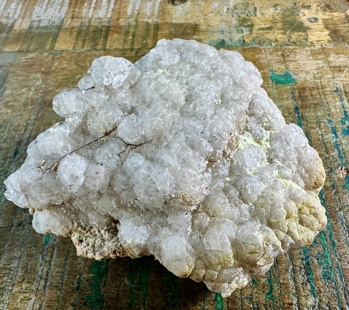 Native Sulfur on Geyserite (hyalite)