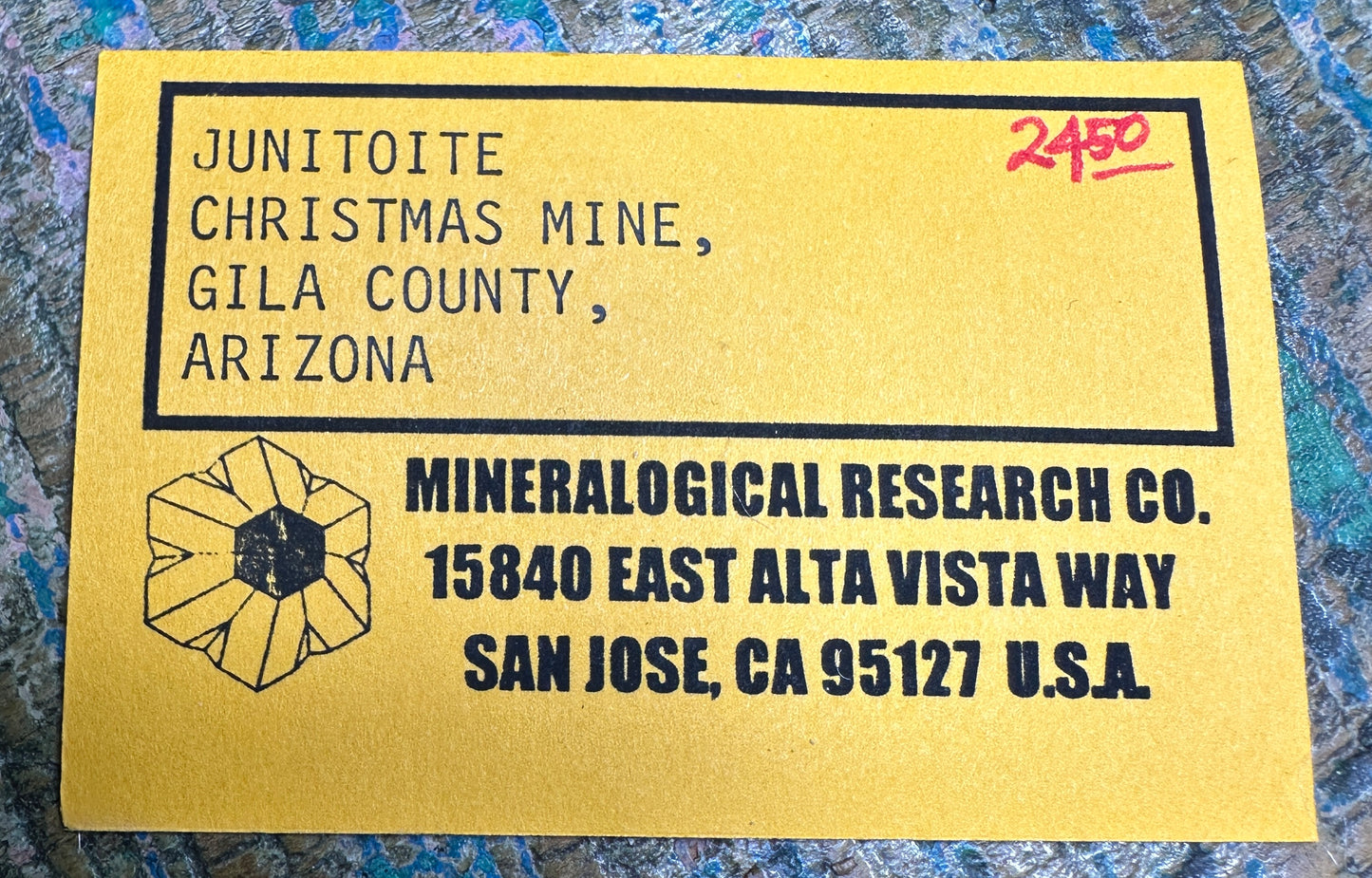Junitoite on matrix