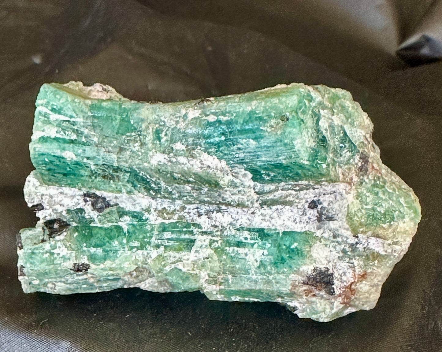 Beryl var: Emerald
