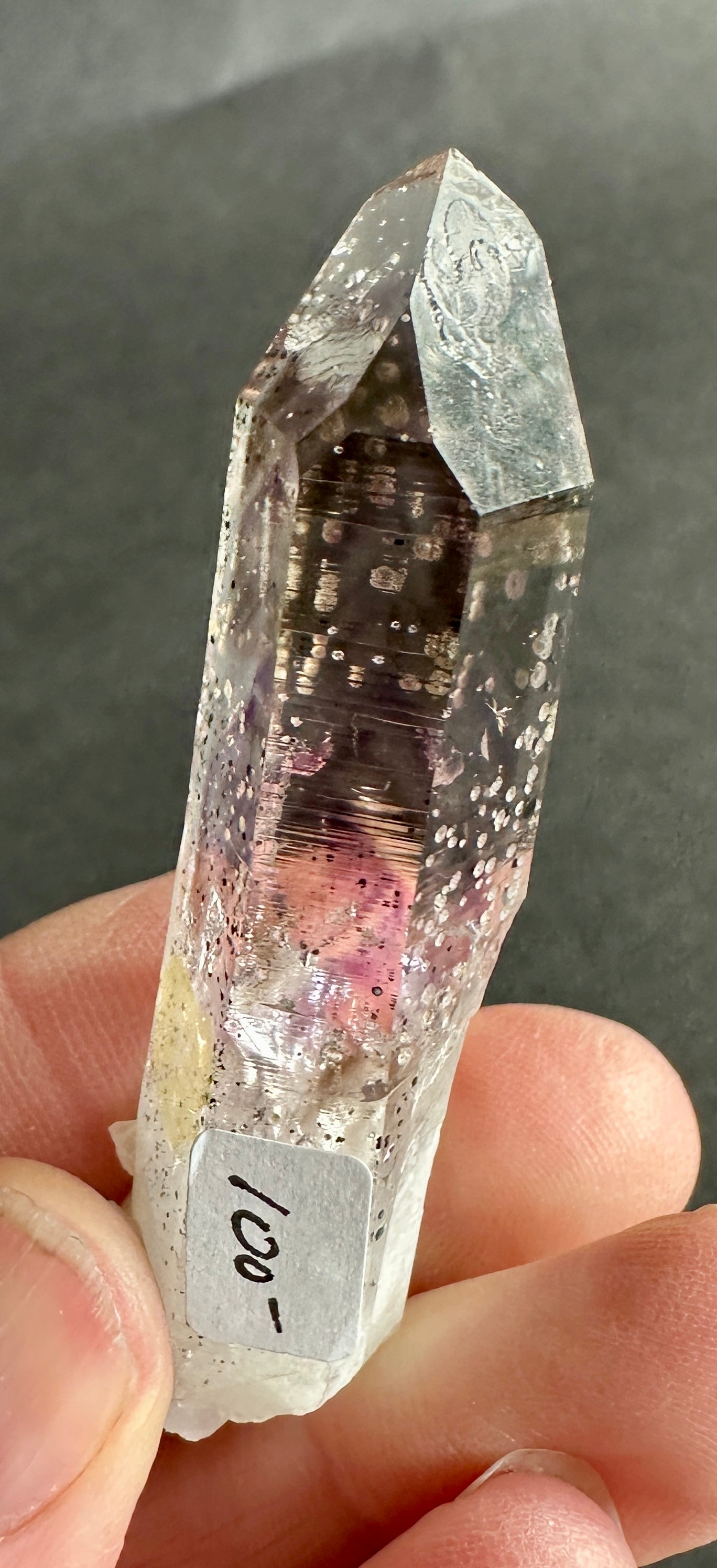 Quartz w/ phantoms