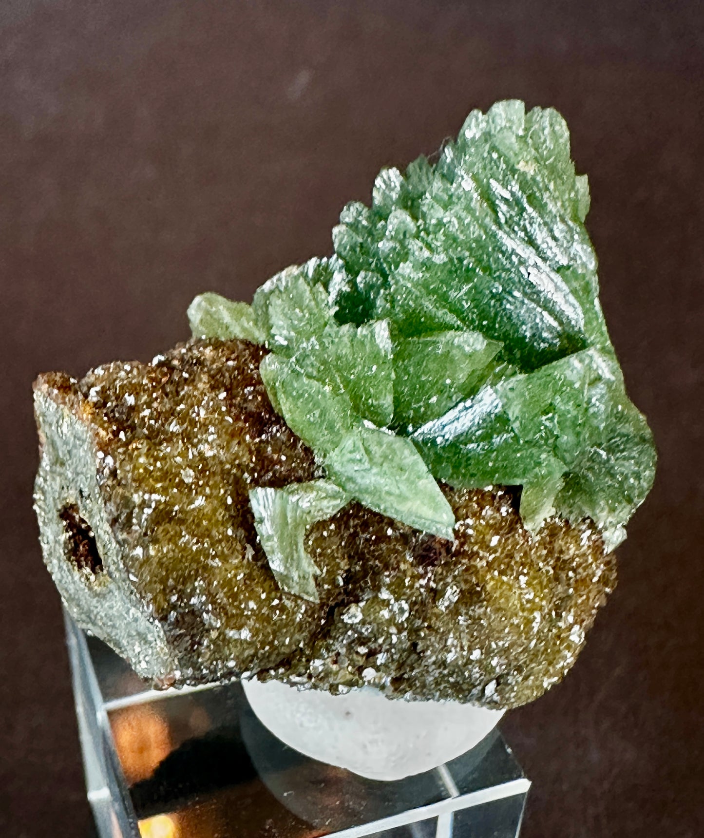 Ludlumite on Marcasite