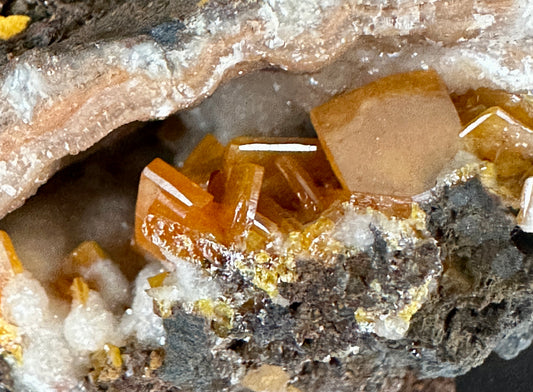 Wulfenite in Calcite Vug