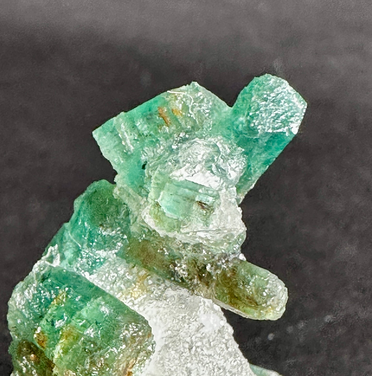Emerald on Quartz