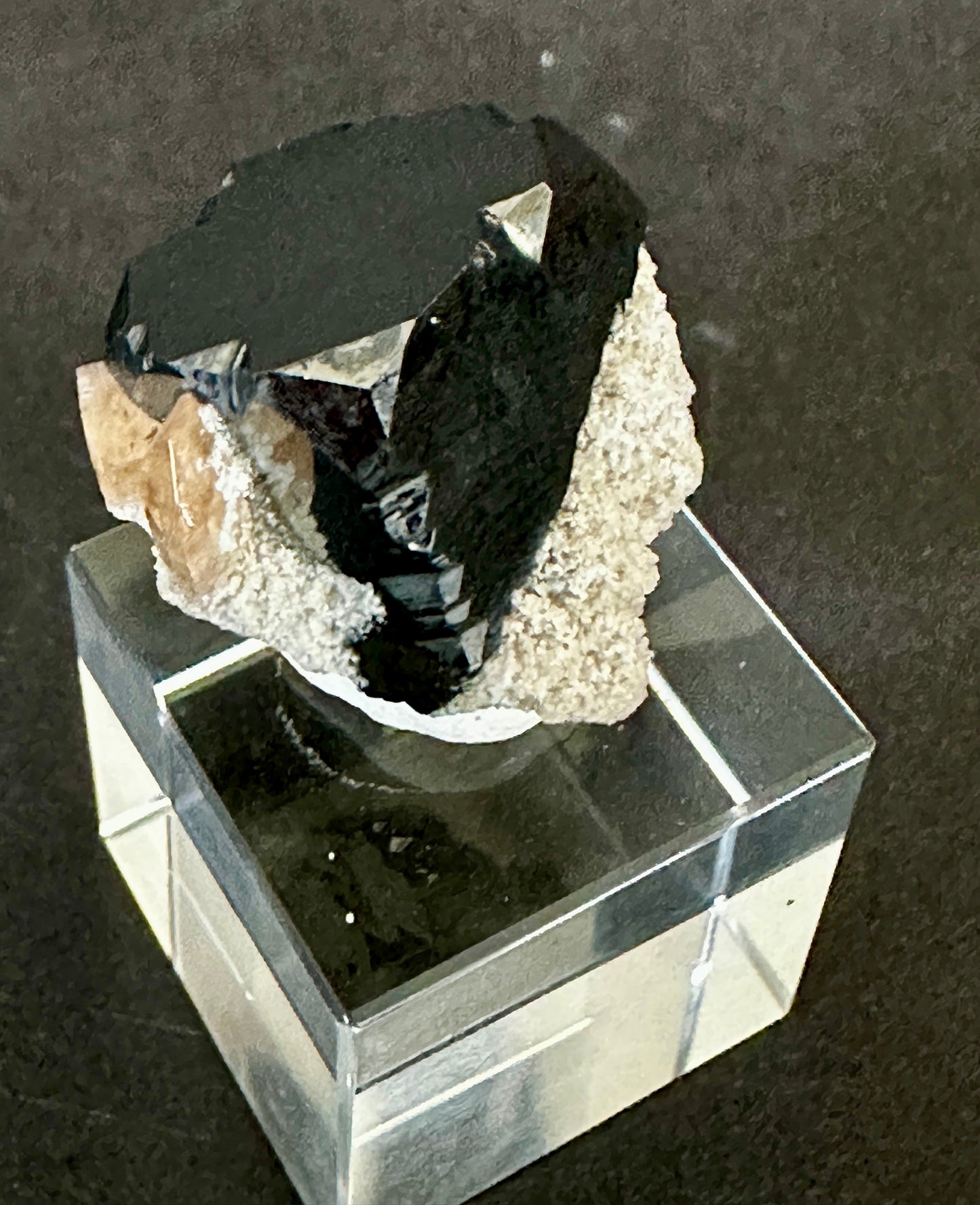 Killer Bixbyite