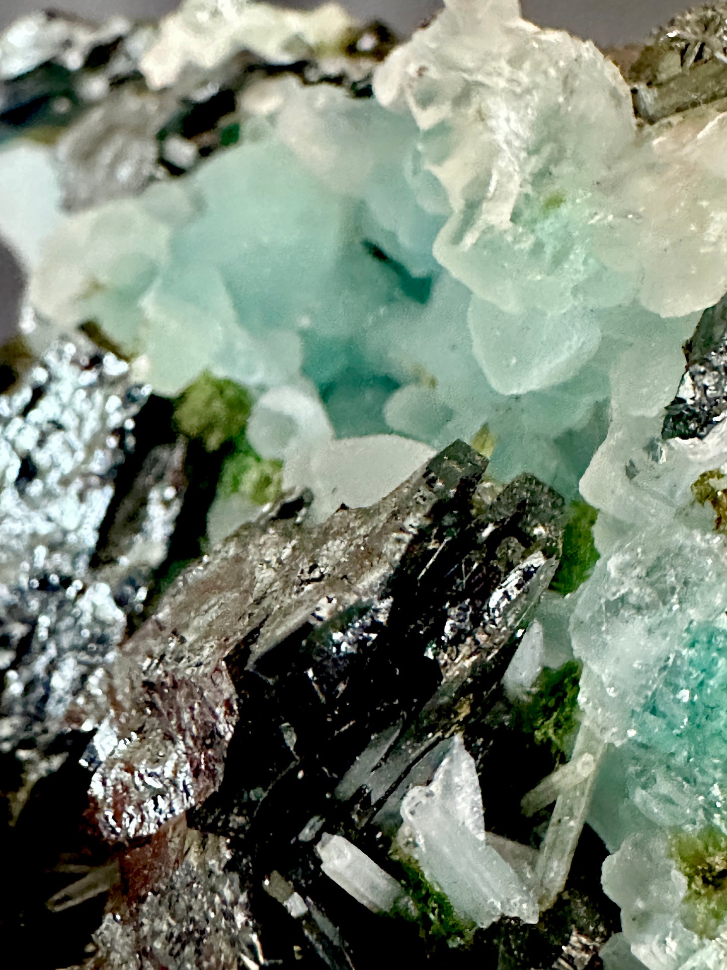 Chrysocolla on Hematite