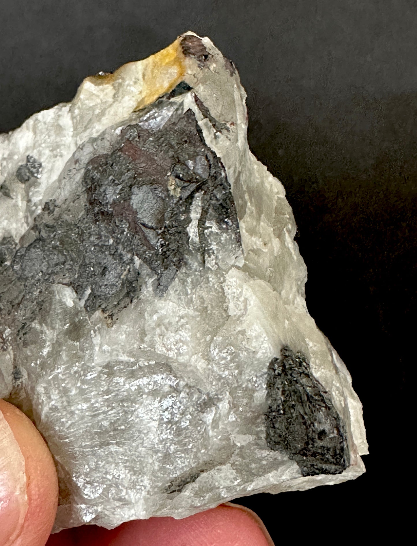 Wolframite in Quartz
