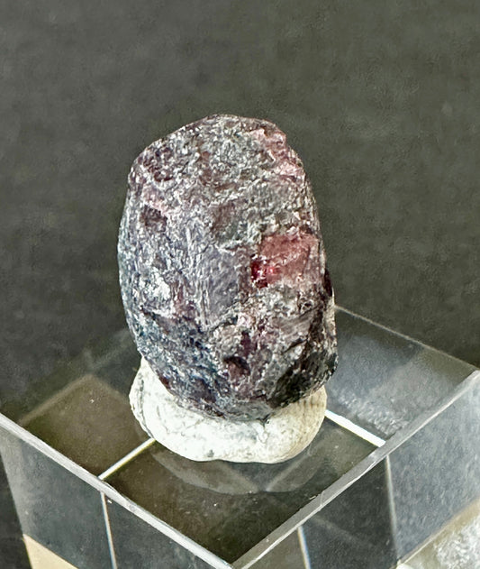 Garnet var: Almandine