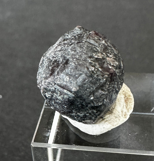 Garnet var: Almandine