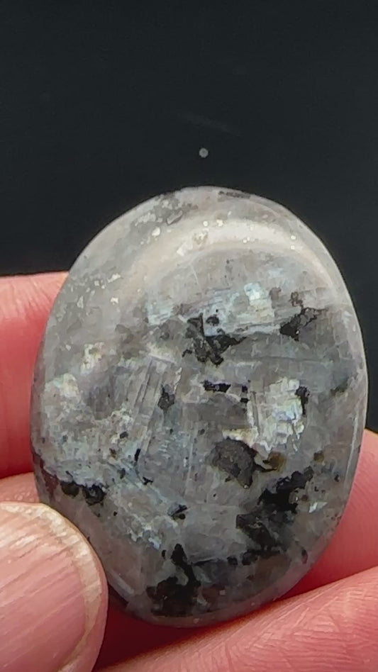 Lavarakite